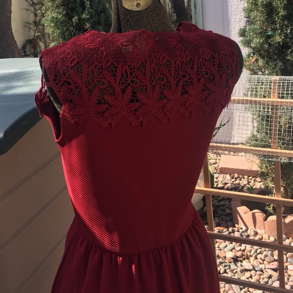 Dress - Picture 2 of 4